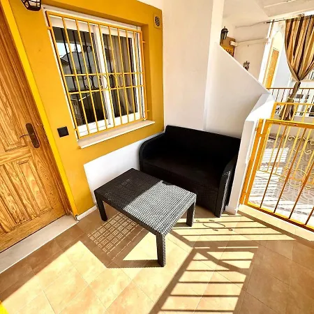 30 Con Solarium Y Piscina * Torrevieja