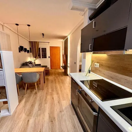 30 Con Solarium Y Piscina Torrevieja